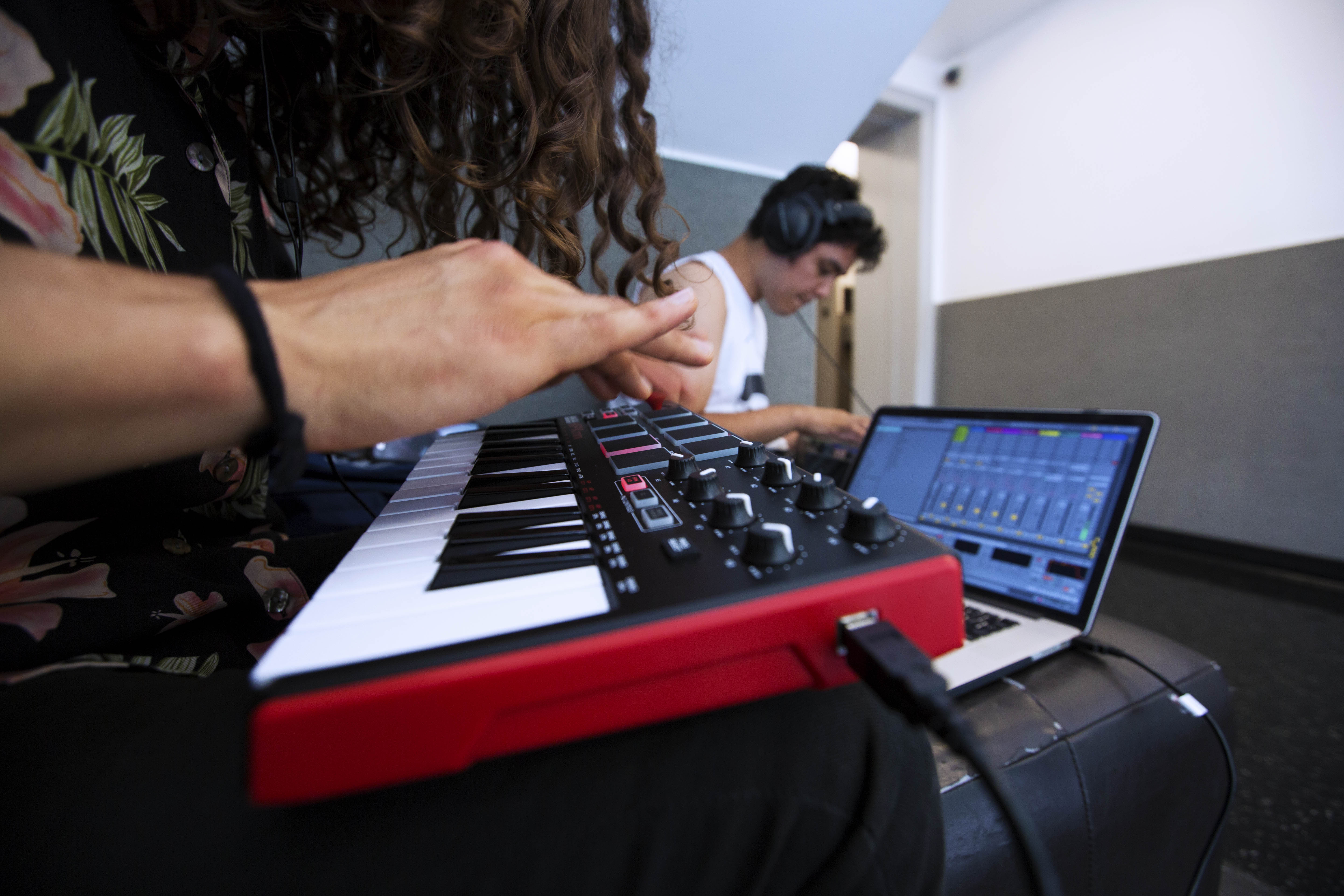 music students with synths