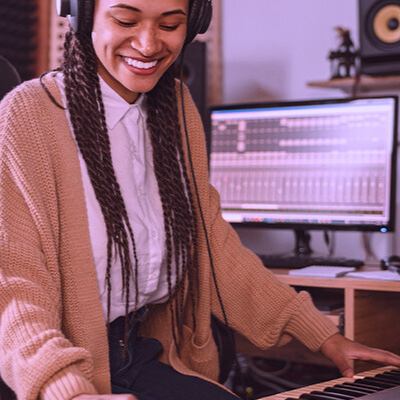 The Benefits of an Online Bachelor of Music Program for Busy Musicians